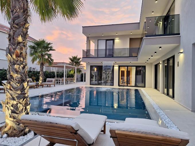 Luxury Villa My Wish With Pool Kaštel Stari Exterior foto